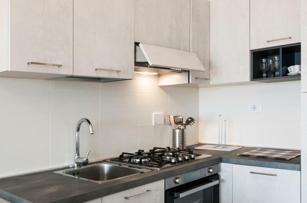 Apartment Fonte Laurentina Rom